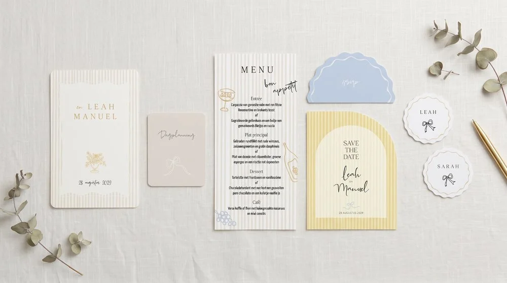 Trouwhuisstijl Bows & Bubbles met trouwkaart en bijpassend drukwerk
