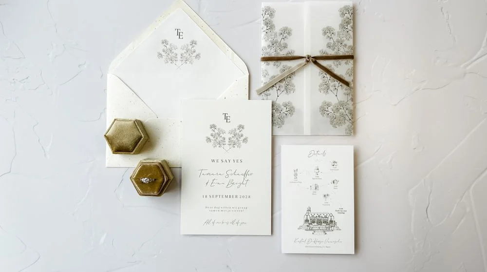 Trouwhuisstijl Gypsophila Bloom met trouwkaart en bijpassend drukwerk