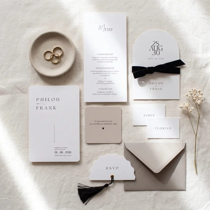 Trouwhuisstijl Black Tie Elegance met trouwkaart en bijpassend drukwerk