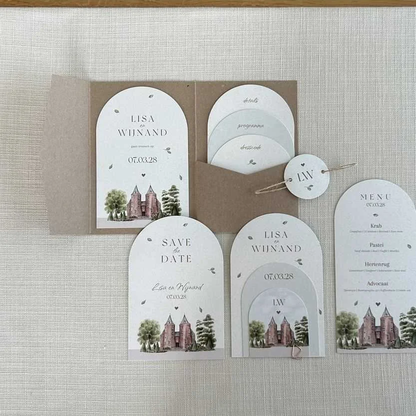 Trouwhuisstijl Dancing Leaves met trouwkaart en bijpassend drukwerk